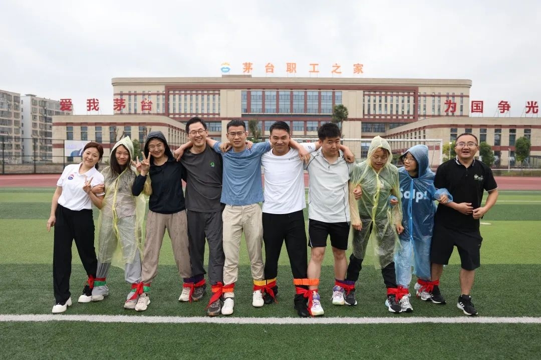 直击运动会 | 呼啦圈和十人十一足竞速跑激情完赛！
