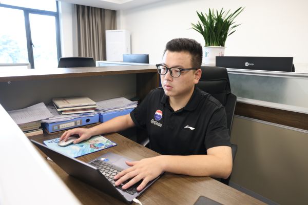 工作中的代文祥梓