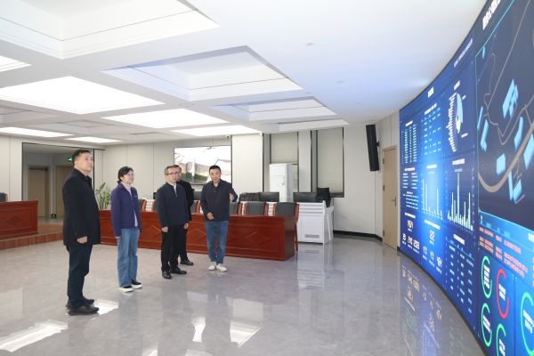 陈华调研应急指挥中心 陈华调研应急指挥中心